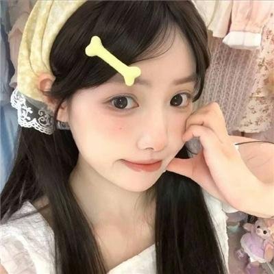 蓝色嘴巴的脸